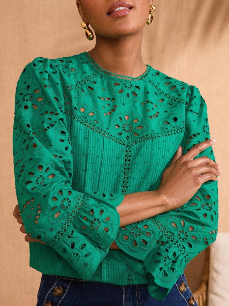 LXH82376 Green Broderie 3/4 Sleeve Crew Neck 100% Cotton Blouse - Image 2