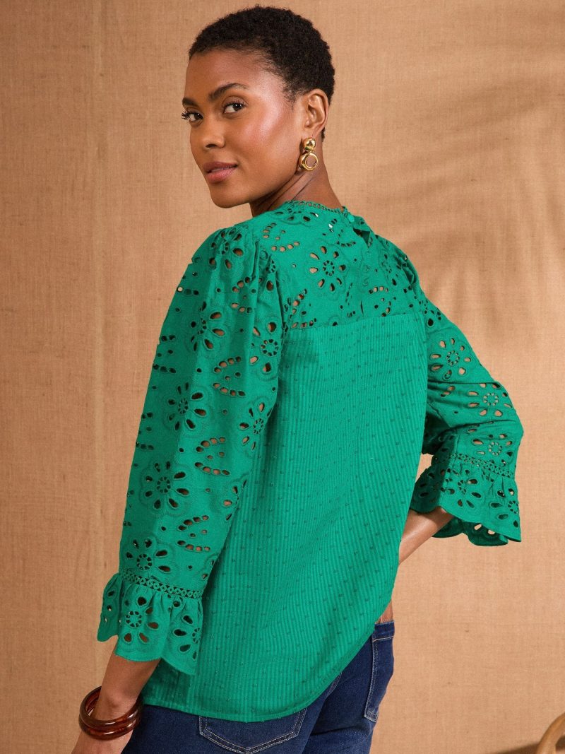 LXH82376 Green Broderie 3/4 Sleeve Crew Neck 100% Cotton Blouse - Image 4