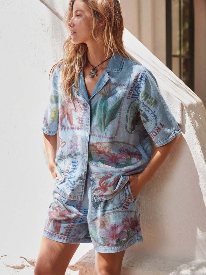 LXH82331 Postcard Printed 100% Cotton Lightweight Denim Pull On Shorts - Image 2