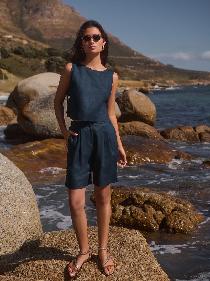 LXH82342 Navy 100% Linen Bermuda Shorts - Image 2