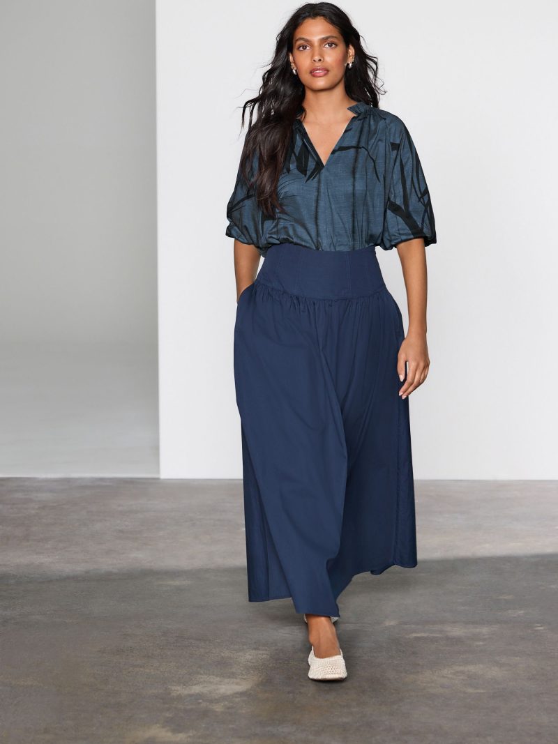LXH82370 Blue Print Volume Sleeve V-Neck Blouse - Image 4
