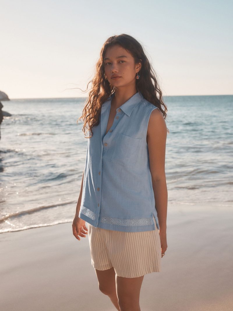 LXH82367 Light Blue Sleeveless Shirt With Linen