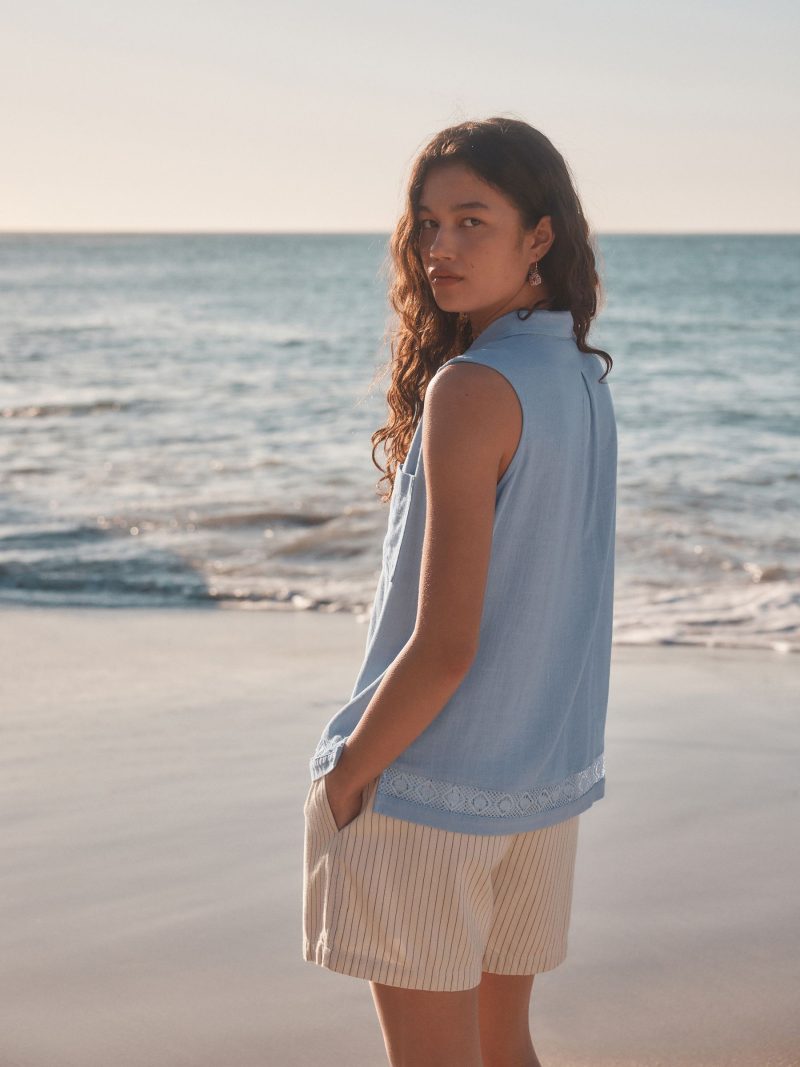 LXH82367 Light Blue Sleeveless Shirt With Linen - Image 2