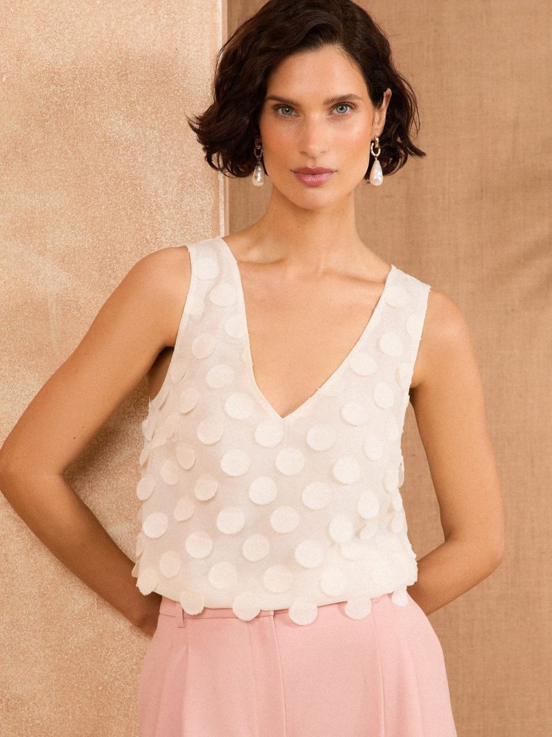 LXH82381 White Ecru 3D Spot V-Neck Vest