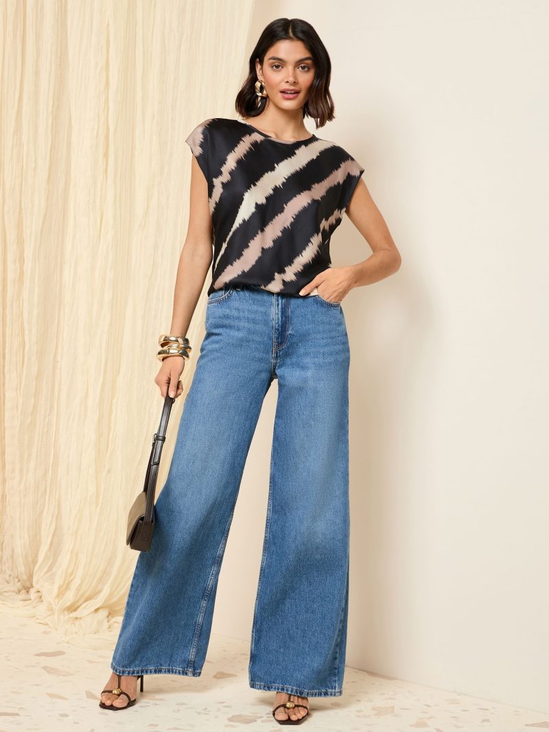LXH82377 Cream/Black Woven Lightweight Short Sleeve Blouse - Image 3